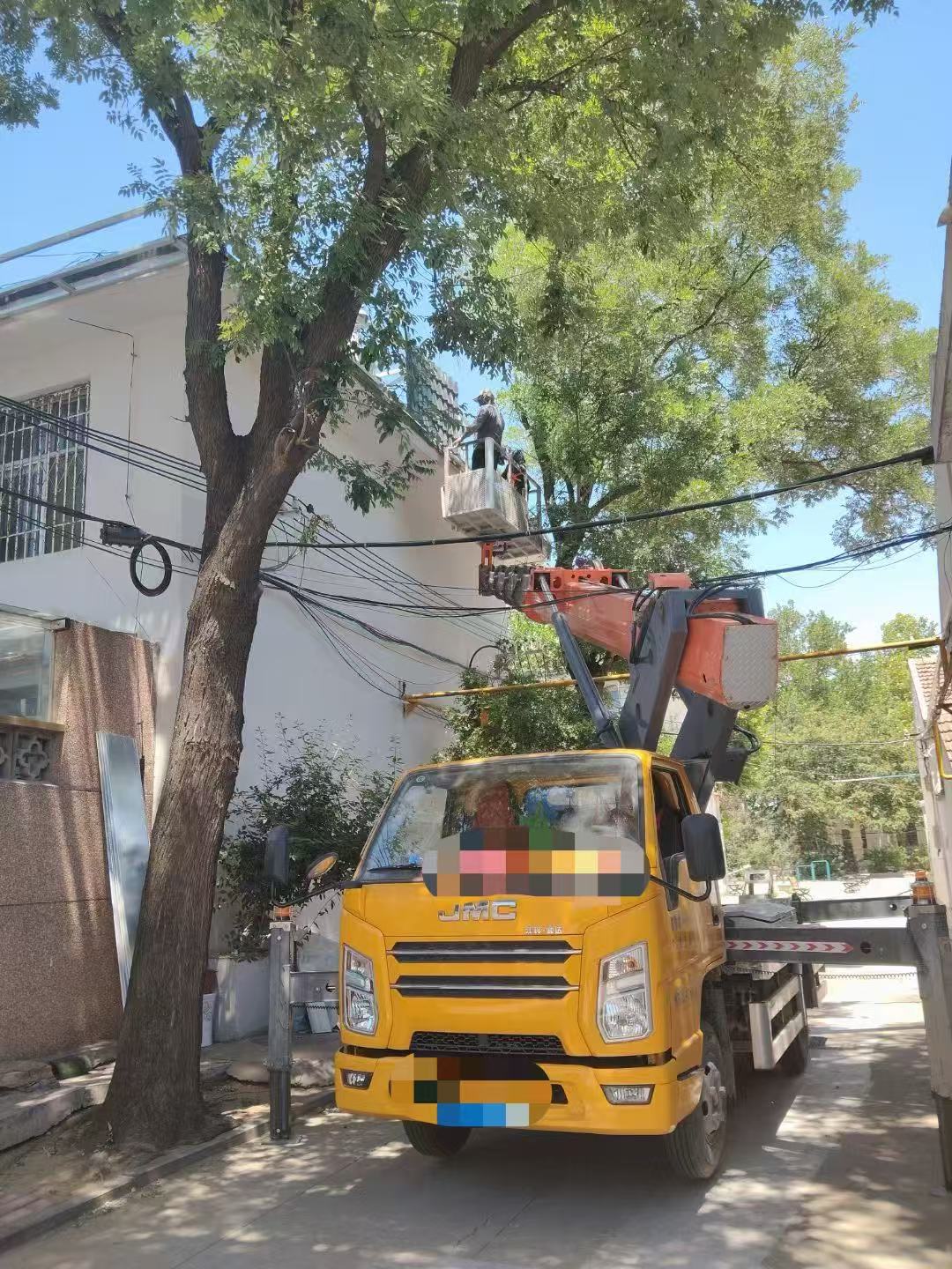 巴南区高空作业车能吊装重物吗？最大承载多少公斤？