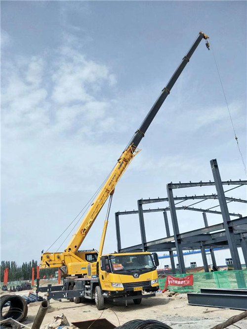 巴南区超高层建筑钢结构吊装案例